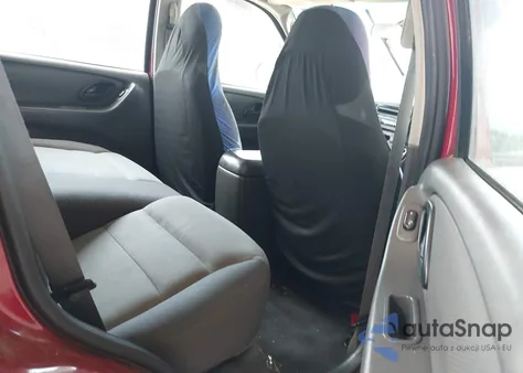 2005 Ford Escape Xls z USA, uszkodzony, nr VIN 1FMYU92Z75DA05019